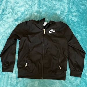 Boys Nike windbreaker jacket. Size 6-7 years.